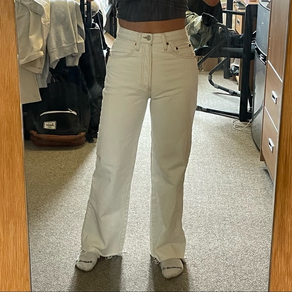 RE/DONE ORIGINALS- White / Bleach Light Wash Wide Leg Jeans - Picture 5 of 8